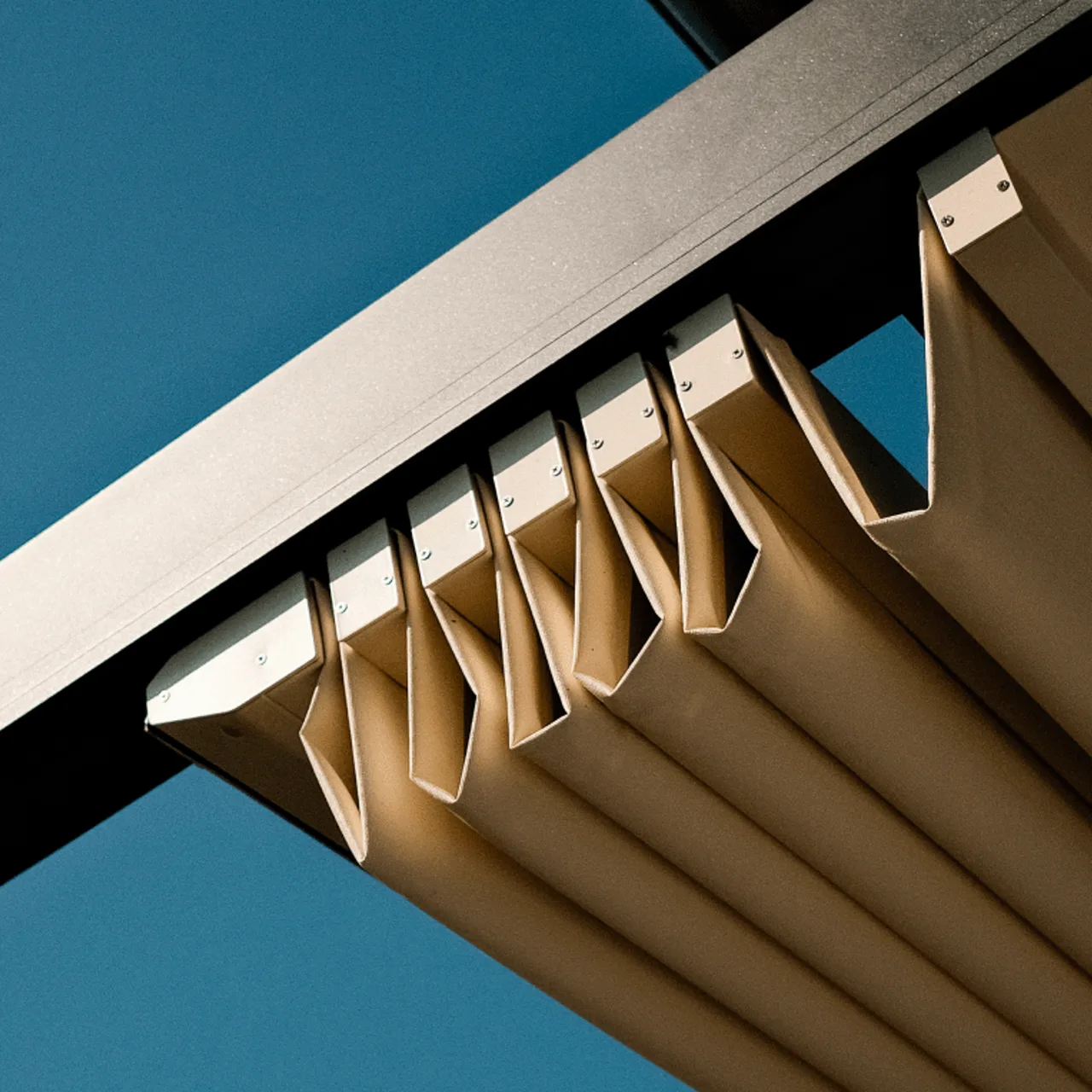 Faltdach der Pergola Portofino im Detail