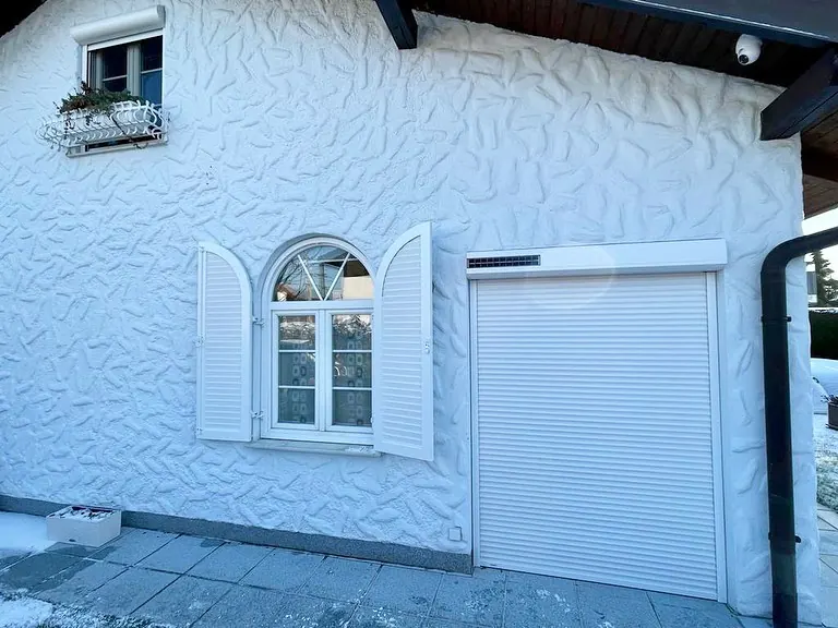 Solarrollläden ohne Stromanschluss - RolloMax Referenz in Wien