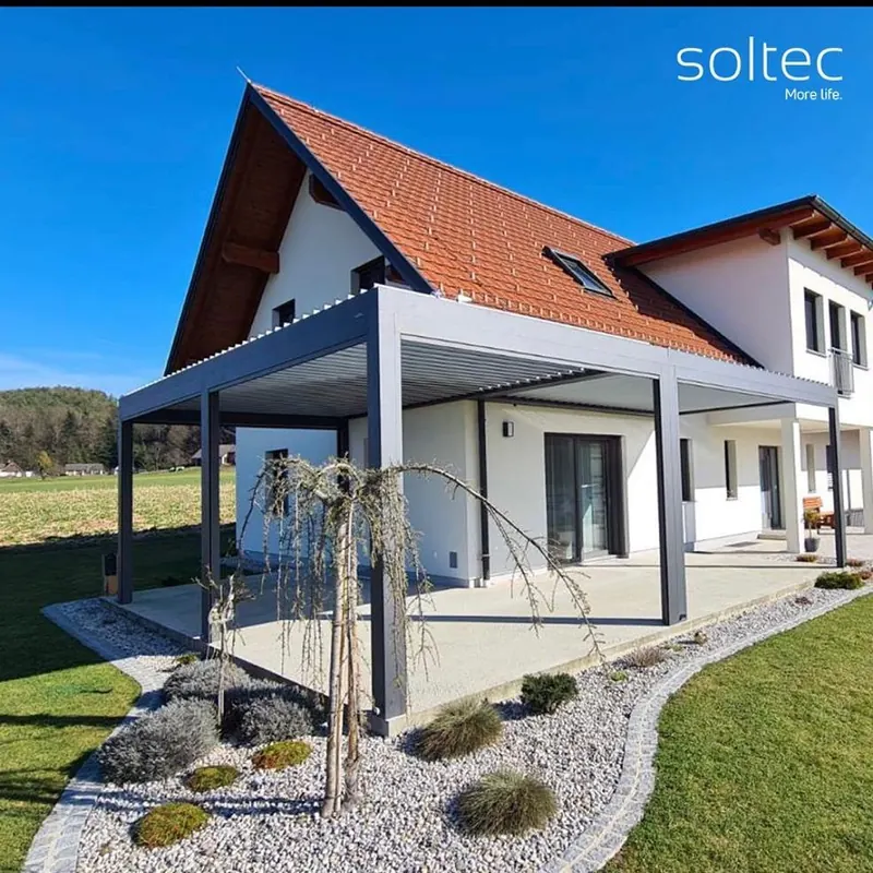 Lamellendach Agava Soltec - RolloMax Referenz in Wien