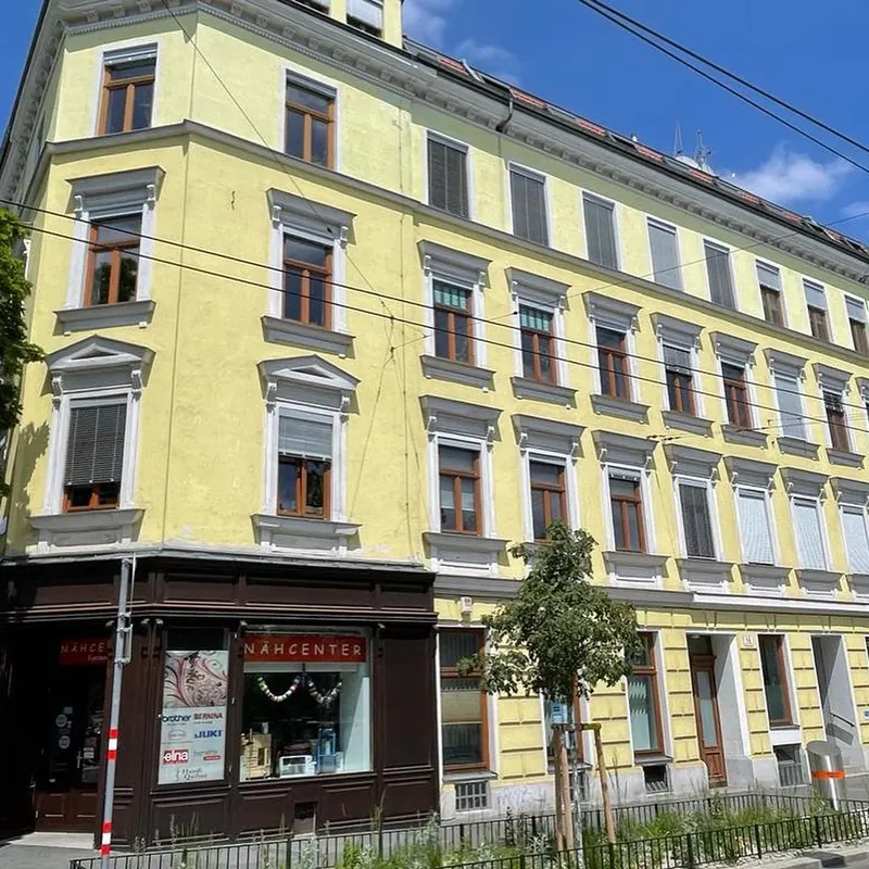 Gebäudesanierung - Außenjalousien - RolloMax Referenz in Wien