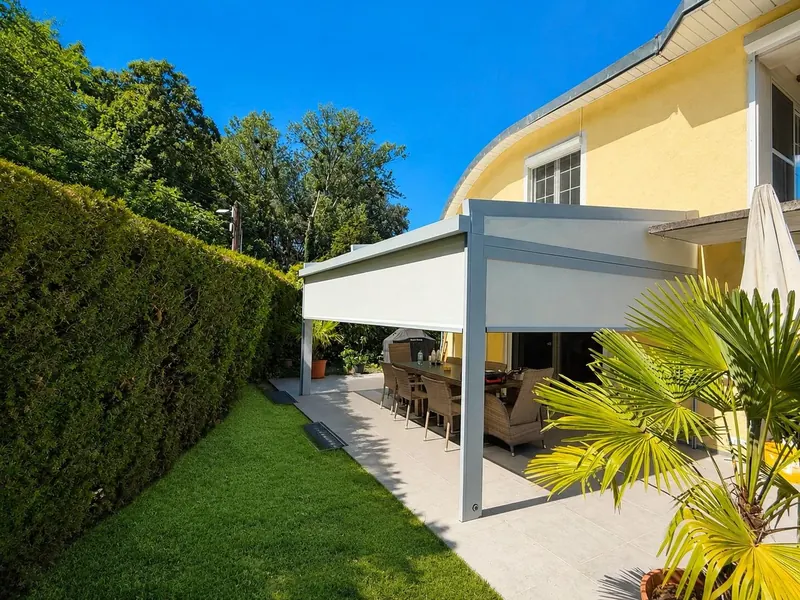 Faltpergola mit Funksteuerung - RolloMax Referenz in Wien
