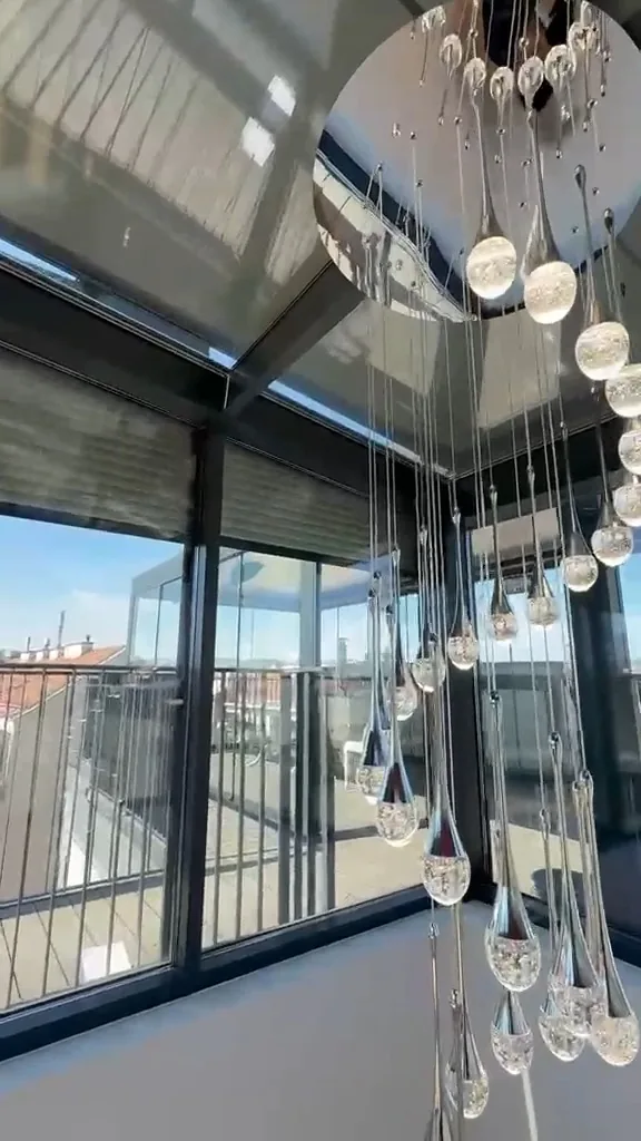 RolloMax Wintergarten mit Rollläden auf einer Dachterrasse in Wien