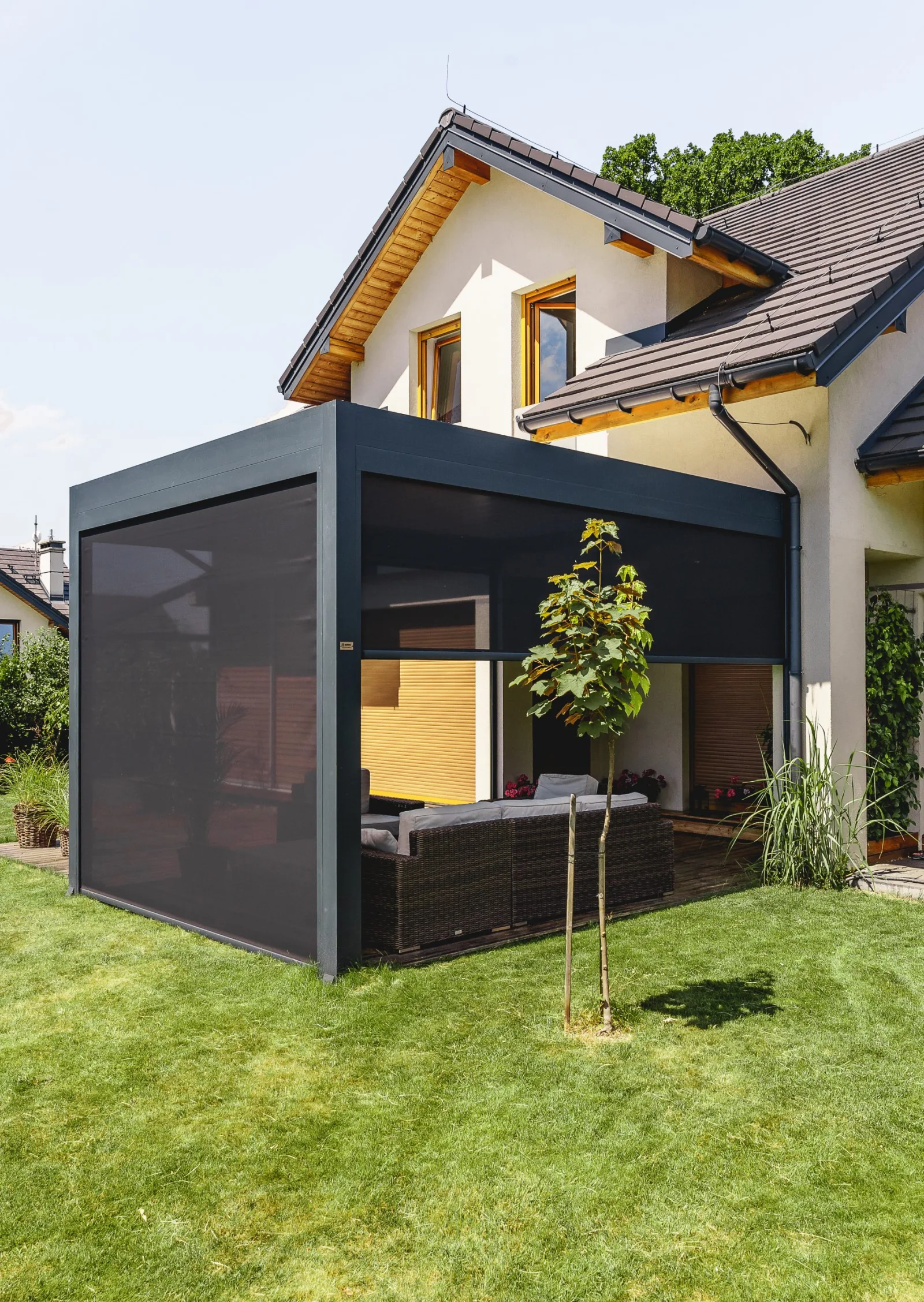 Pergola am Poolbereich - RolloMax Wien Poolbereich mit Pergola Wien - Sonnenschutz Terrasse RolloMax